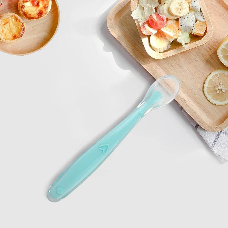 Cuillère en silicone souple pour bébé Cuillère thermosensible pour enfants Outils d'alimentation pour bébés garçons ou filles
