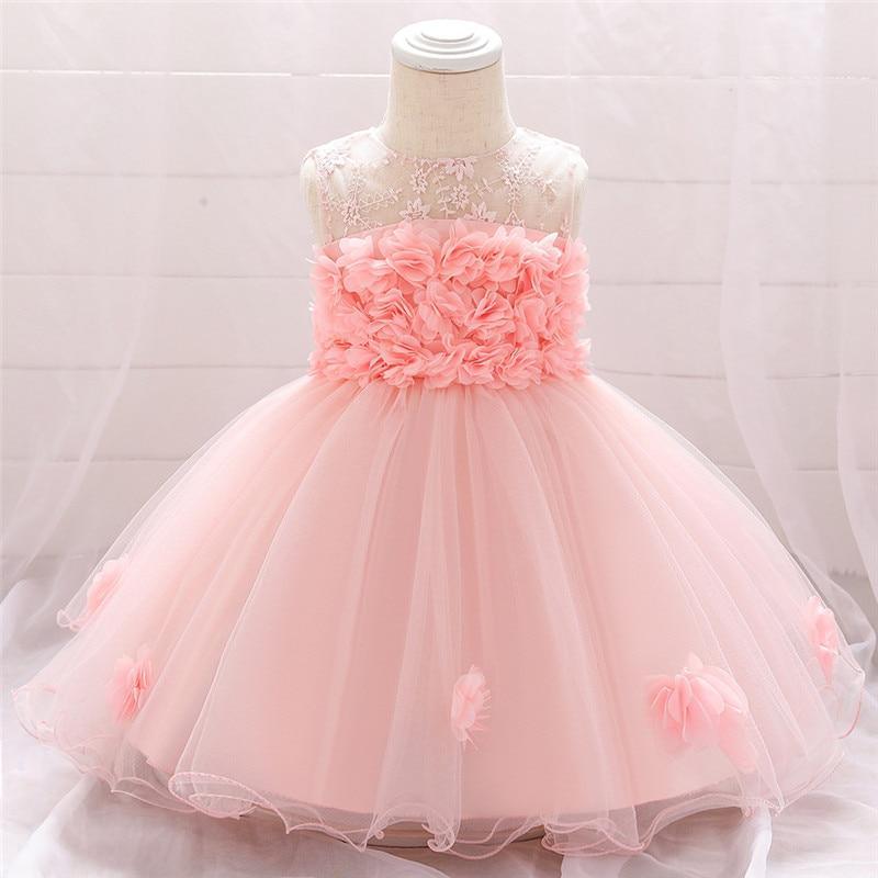 Robes de baptême en dentelle et tulle élégantes et luxueuses faites à la main pour bébés filles, idéales pour les fêtes et les mariages