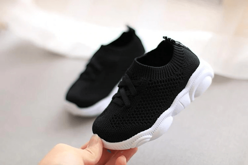 Chaussures de sport modernes pour enfants et bébés, baskets antidérapantes à semelle souple pour bébés, baskets plates décontractées pour enfants, chaussures de sport pour filles et garçons.