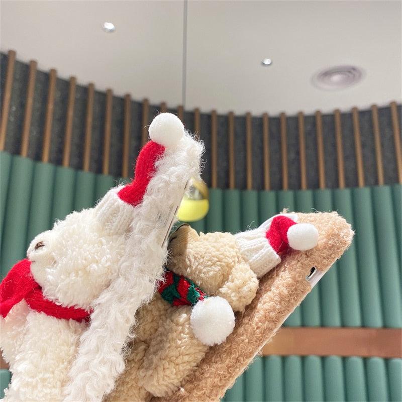 Jolie housse de Noël en peluche d'ours en peluche 3D Père Noël pour iPhone 13 12 11 Pro Xs Max X Xr 7 8 Plus Se3 Housse souple antichoc Housse souple ultra douce en fausse fourrure pelucheuse à oreilles de lapin chaude et amusante pour l'hiver