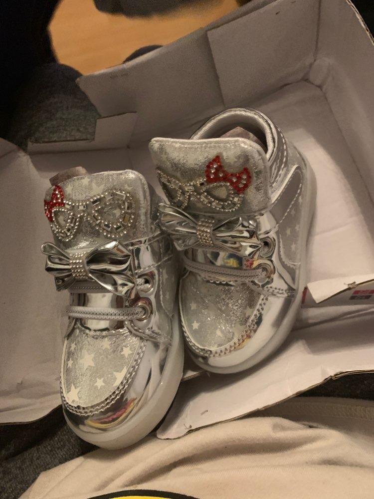 Nouvelle Tendance Moderne Style de Mode Chaussures de Sport Bébé Fille Baskets Étoile Lumineuse Enfant Décontracté Coloré Lumineux LED Chaussures Baskets