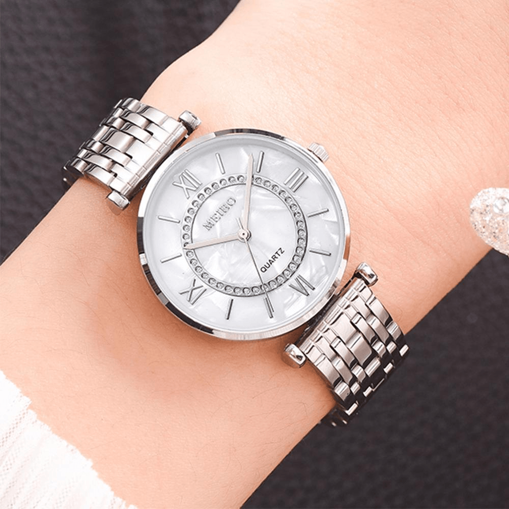 Nouvelles Montres Bracelet de Luxe en Cristal pour Femmes Montre à Quartz Diamant Tendance de Marque Supérieure pour Dames Montre-Bracelet en Acier pour Femmes et Filles