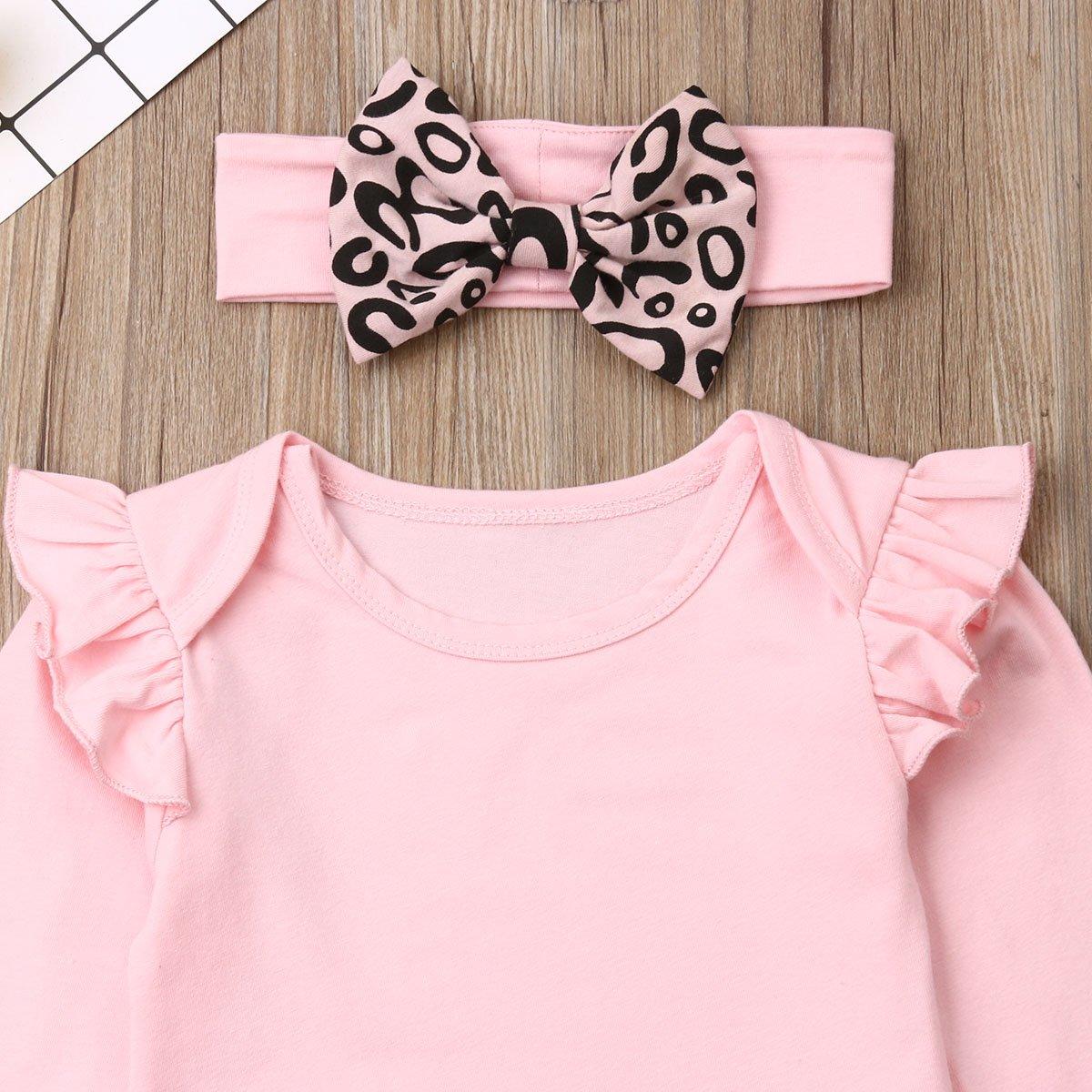 Ensemble 3 pièces pour bébé fille : barboteuse tricotée en coton à manches volantes, pantalon long imprimé léopard et bandeau.