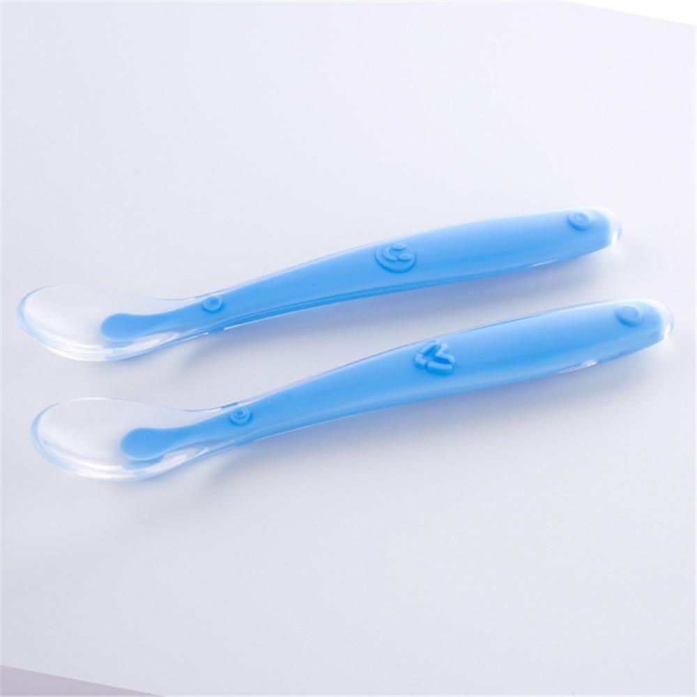 Nouvelles Cuillères en Silicone Souple Couleurs Bonbon Vaisselle Plats Alimentation Couverts Outils d'Alimentation pour Enfants