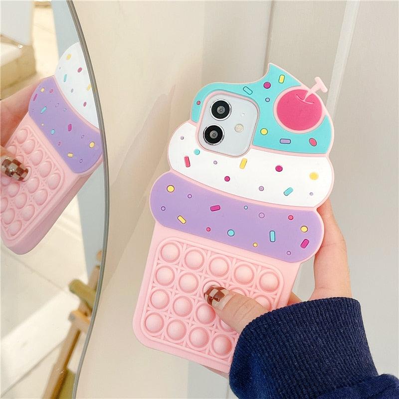 Coque de téléphone en silicone 3D en forme de glace à la cerise pour iPhone 13 12 11 Pro Max Xs Xr 7 8 Plus X Se avec jeu de bulles pour doigts, coque souple antichoc en silicone 3D en forme de cupcake de dessin animé à protection intégrale