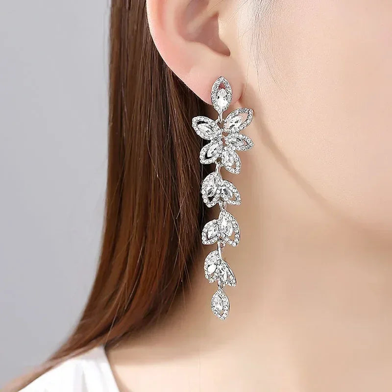 TREAZY Boucles d'oreilles pendantes de mariage en cristal pour femmes, couleur argent, pour mariées, cadeaux d'anniversaire, bijoux de fête