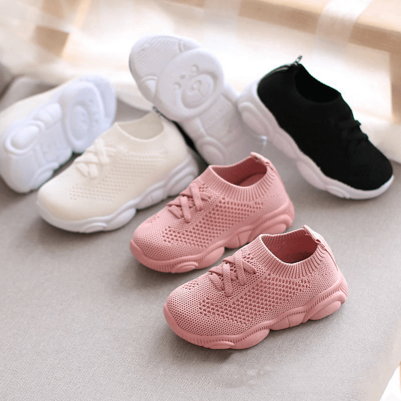 Chaussures de sport modernes pour enfants et bébés, baskets antidérapantes à semelle souple pour bébés, baskets plates décontractées pour enfants, chaussures de sport pour filles et garçons.