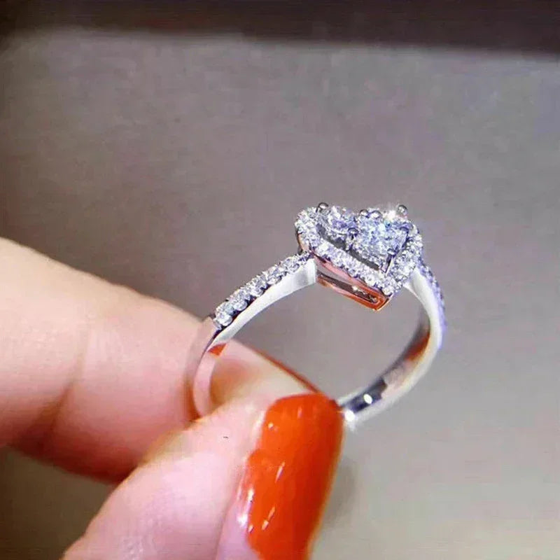 Bague Cœur Luxe Huitan pour Femme, Zircons Cubiques Scintillants Incrustés, Accessoires de Mariage Élégants, Bijoux Tendance à Porter au Quotidien