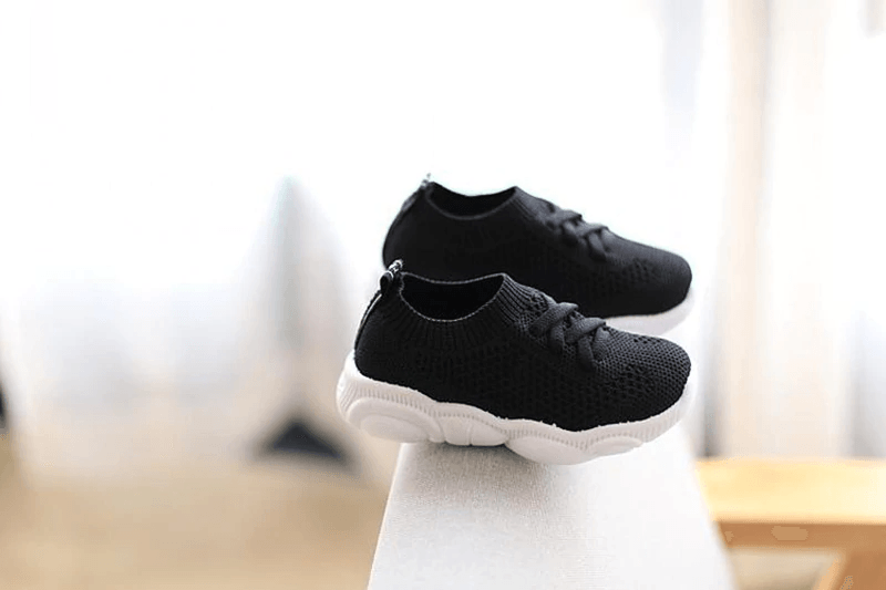 Chaussures de sport modernes pour enfants et bébés, baskets antidérapantes à semelle souple pour bébés, baskets plates décontractées pour enfants, chaussures de sport pour filles et garçons.