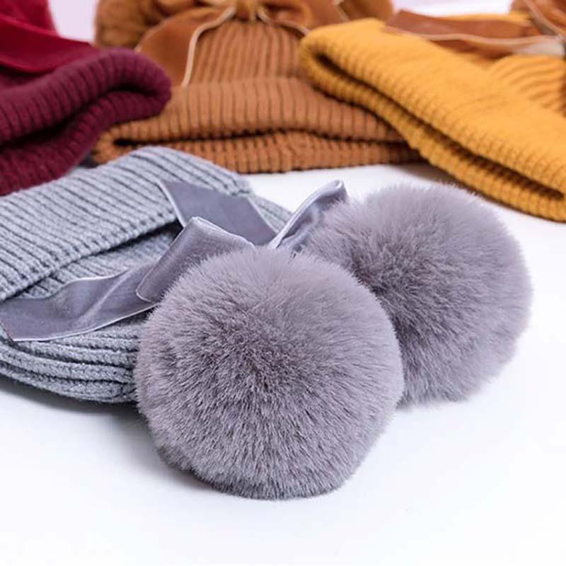 Bonnet tricoté bébé à double pompon pour petite fille, chaud et épais, pour enfant en bas âge, au design hivernal moderne et élégant avec un grand nœud.