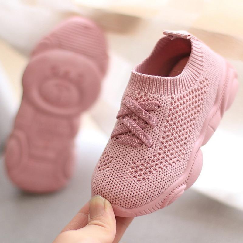 Chaussures de sport modernes pour enfants et bébés, baskets antidérapantes à semelle souple pour bébés, baskets plates décontractées pour enfants, chaussures de sport pour filles et garçons.