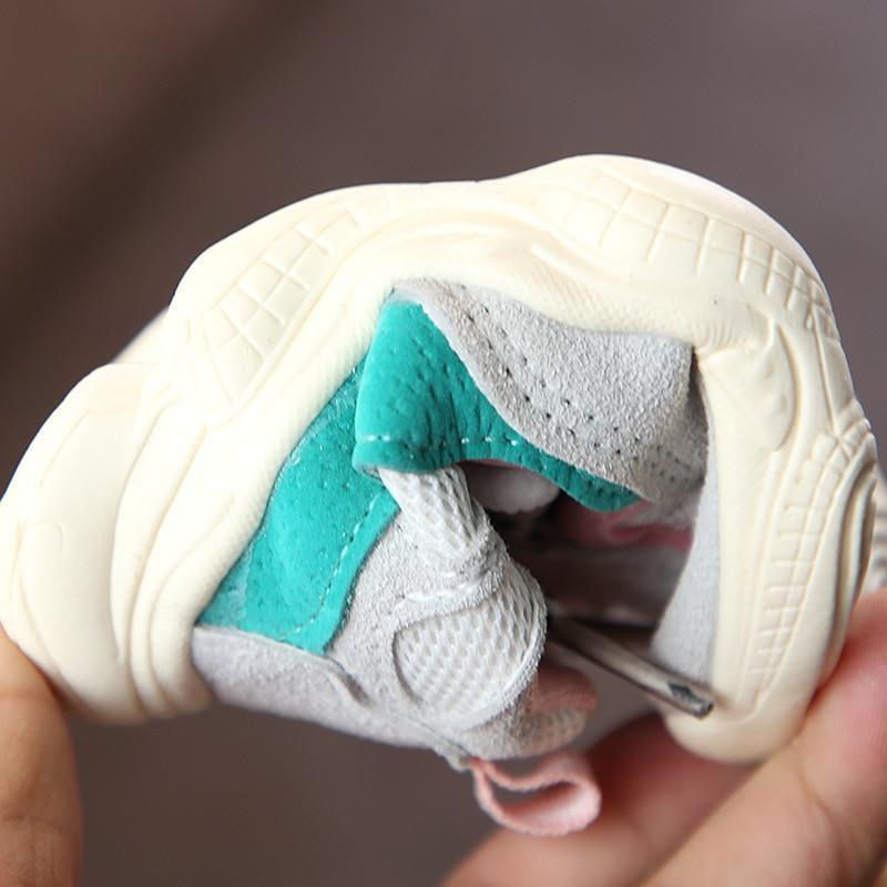 Chaussures Bébé Tout-petits Nouvelles Chaussures de Sport Printemps Automne Semelle Souple Patchwork Enfants Baskets à Lacets Garçons Filles Chaussures Enfant