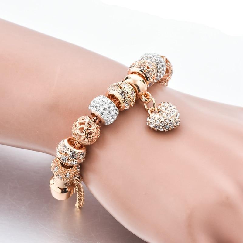 Nouveaux Bracelets et Joncs Modernes de Luxe en Forme de Cœur Doré, Exceptionnels pour Femmes avec un Design de Diamants Brillants