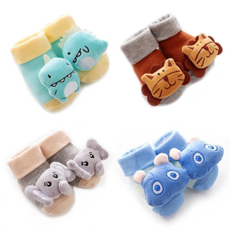 Chaussettes antidérapantes en coton pour bébés et tout-petits avec poupée clochette pour filles et garçons, chaussures douces pour enfants