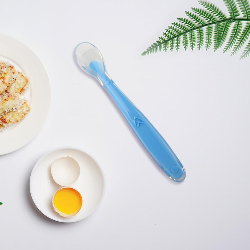 Cuillère en Silicone Souple pour Bébé Détection de Température Cuillère d'Alimentation pour Enfants Outils d'Alimentation pour Bébé Design Unique Parfait pour les Parents