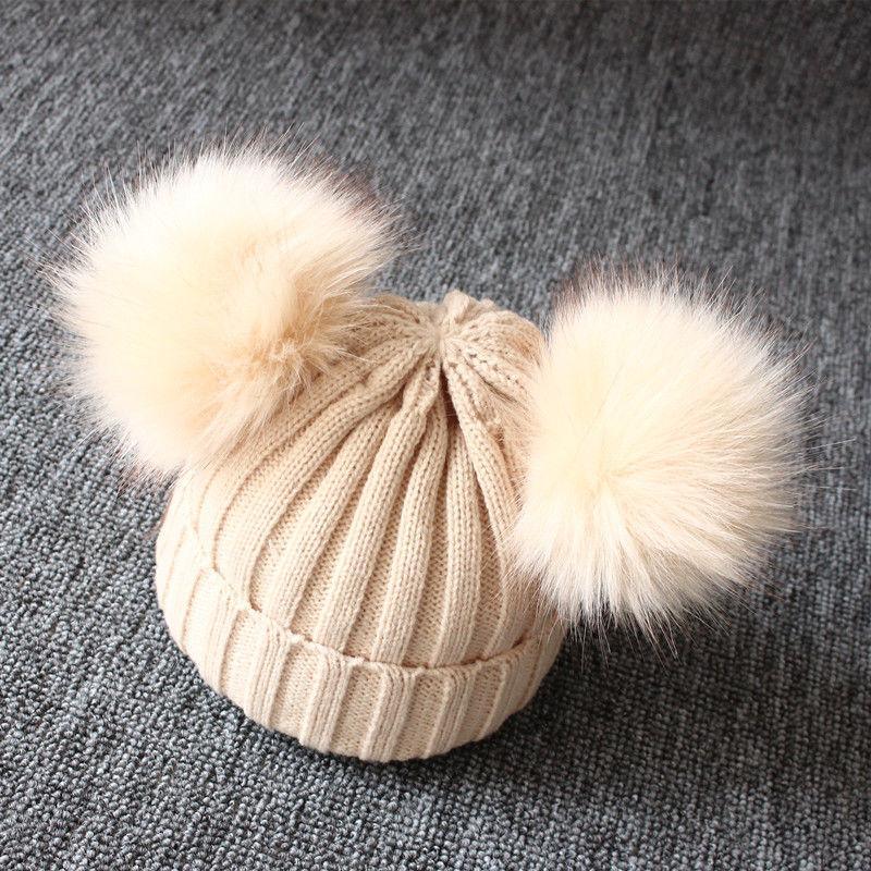 Bonnet tricoté chaud d'hiver pour bébés filles avec pompons en fourrure, uni, chaud, mignon, adorable, pour filles bébés, au design de luxe moderne