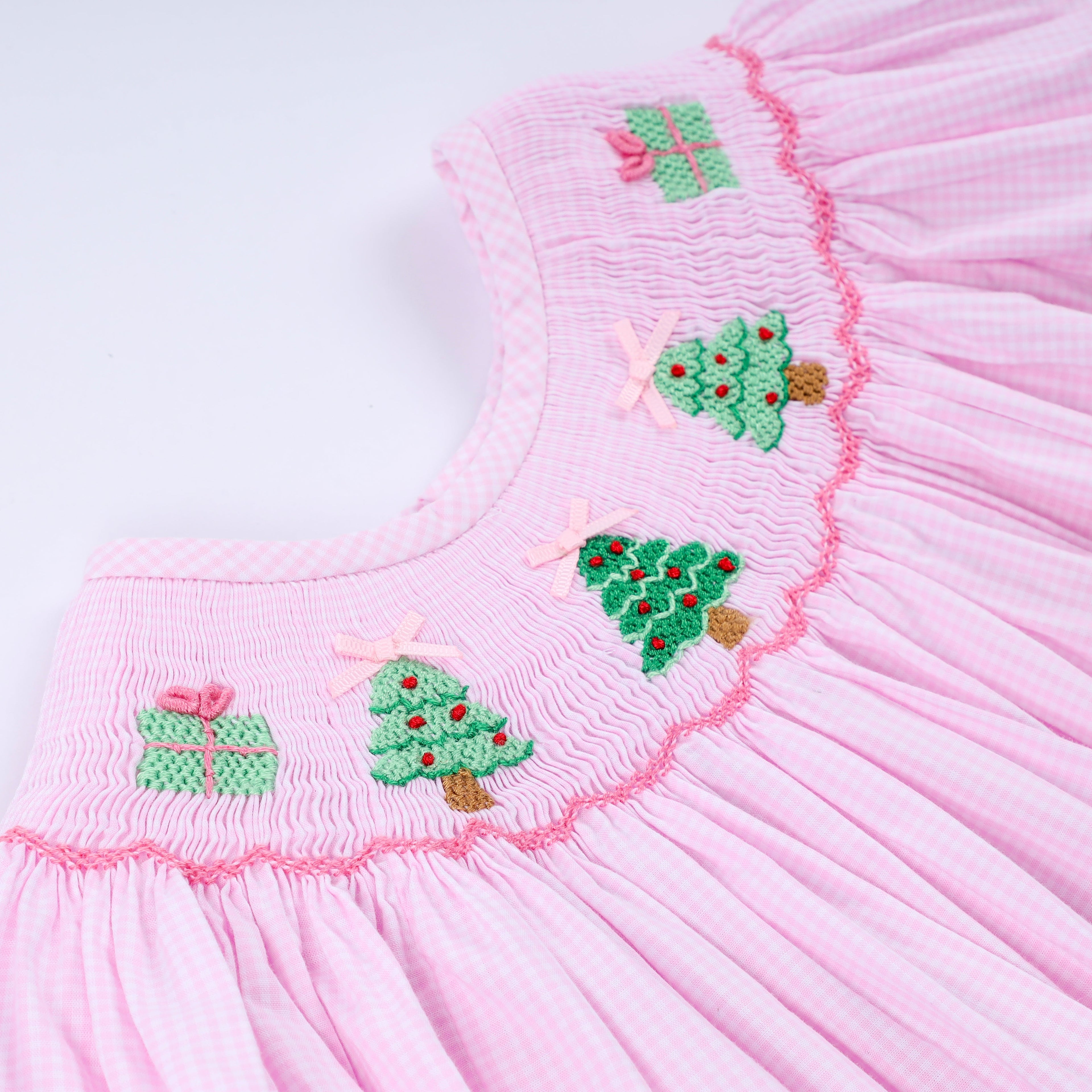 Ensemble pantalon à volants et smocks main avec sapin de Noël rose
