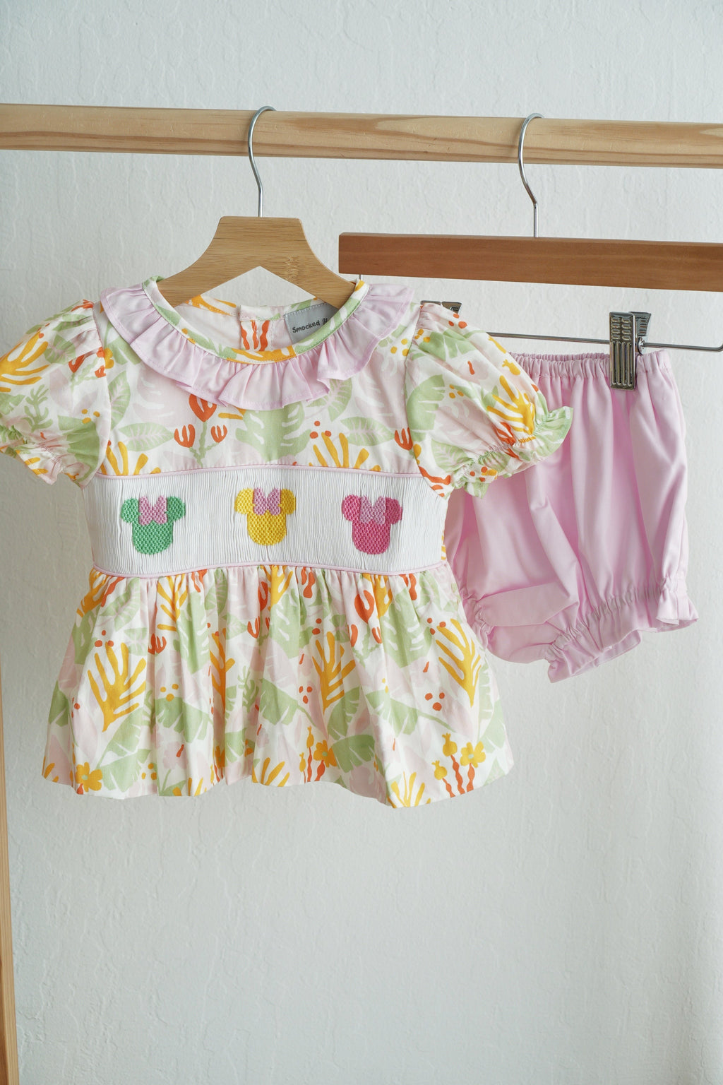 Ensemble bloomer à smocks fait main, au doux charme insulaire