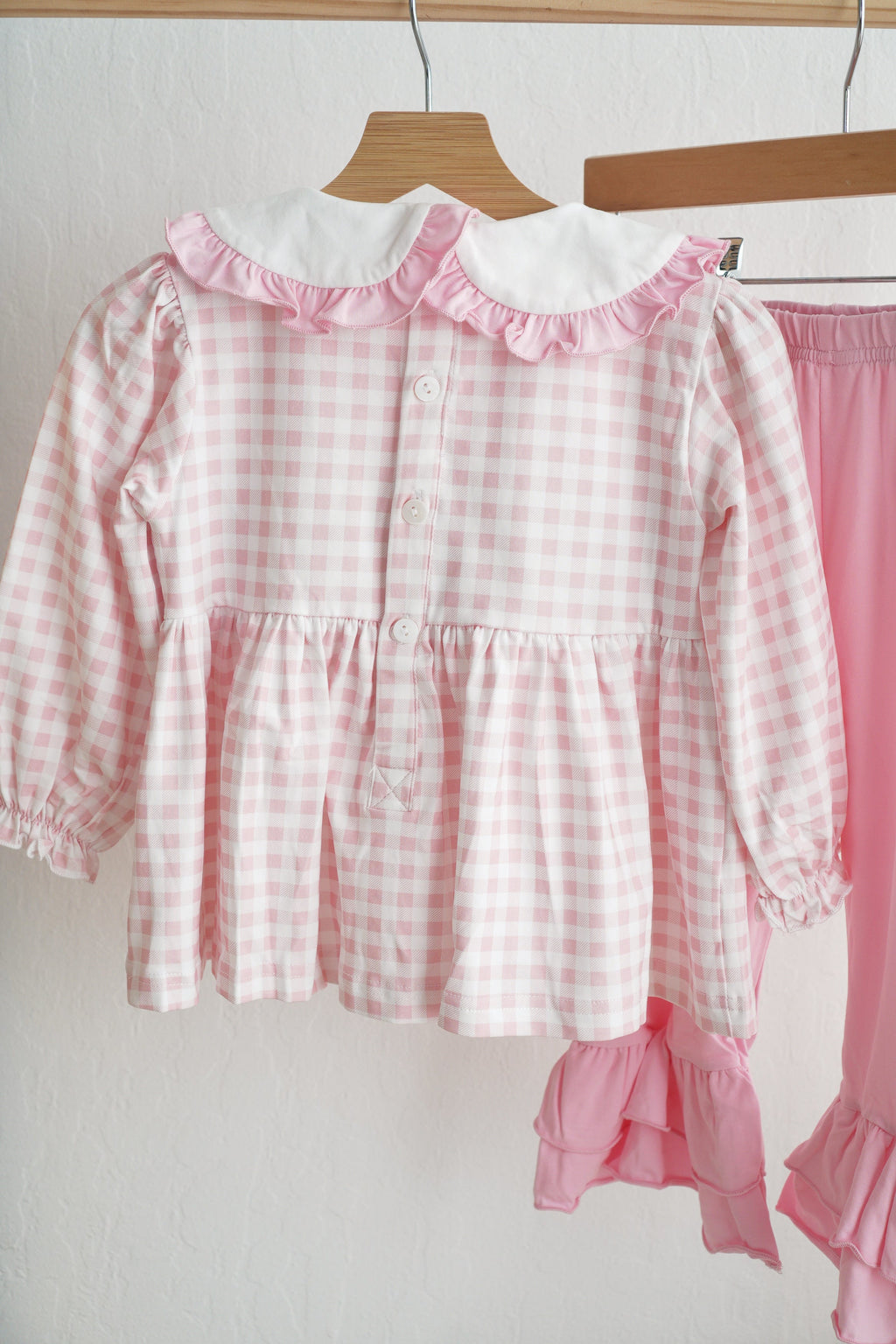 Ensemble pantalon à volants en vichy smocks main pain d'épices rose