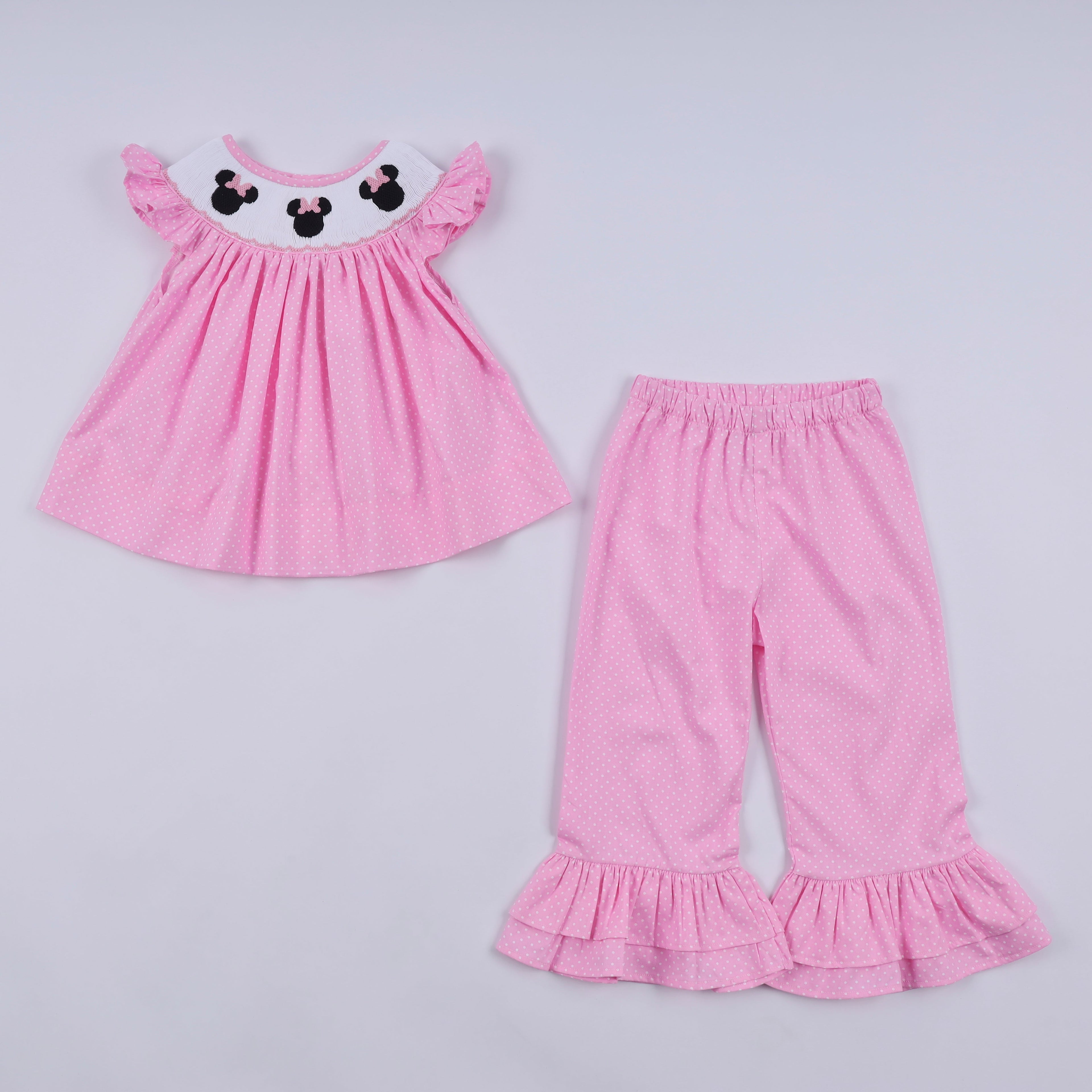 Ensemble pantalon à pois à volants smocké à la main, personnage rose