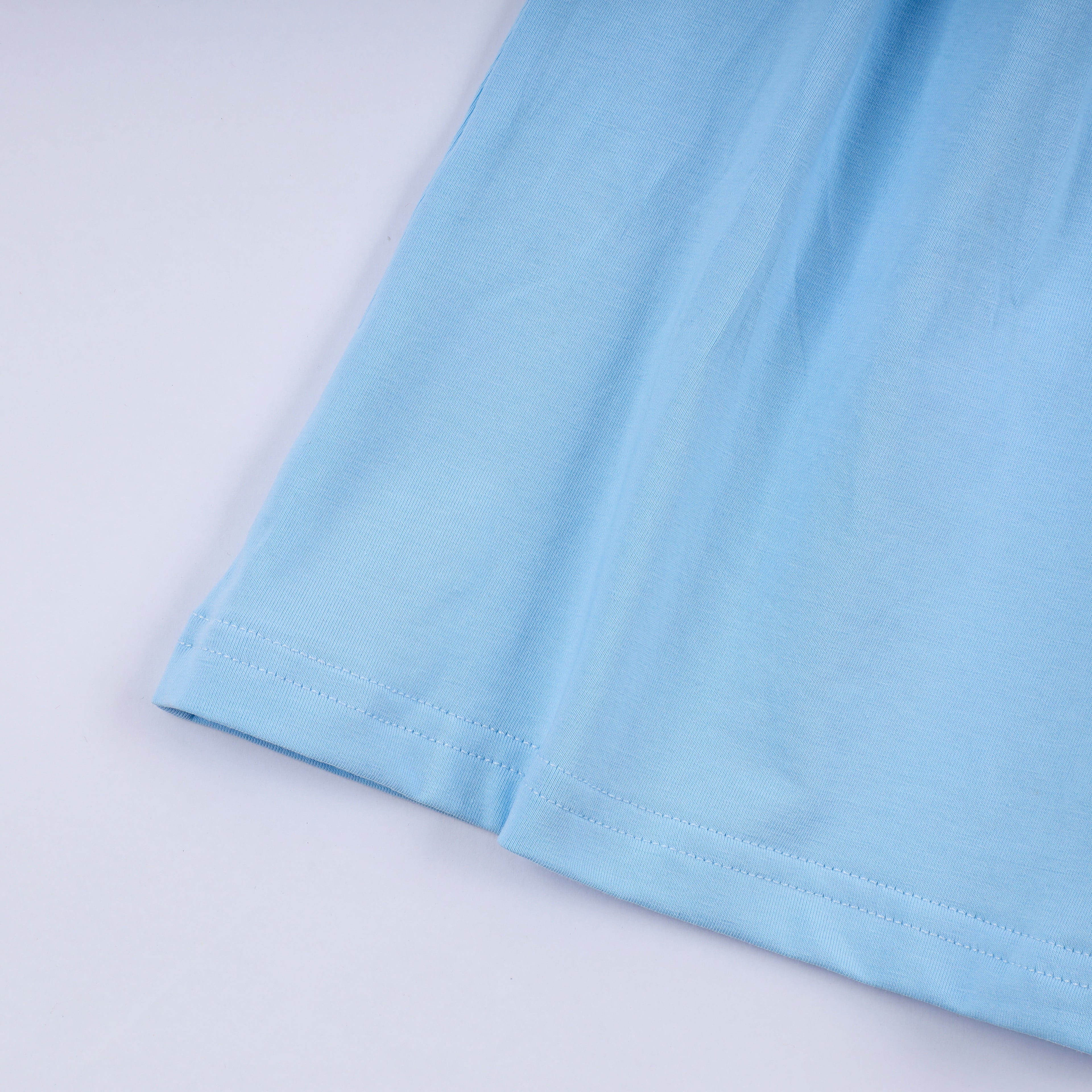 Robe bleue smockée à la main Nativité