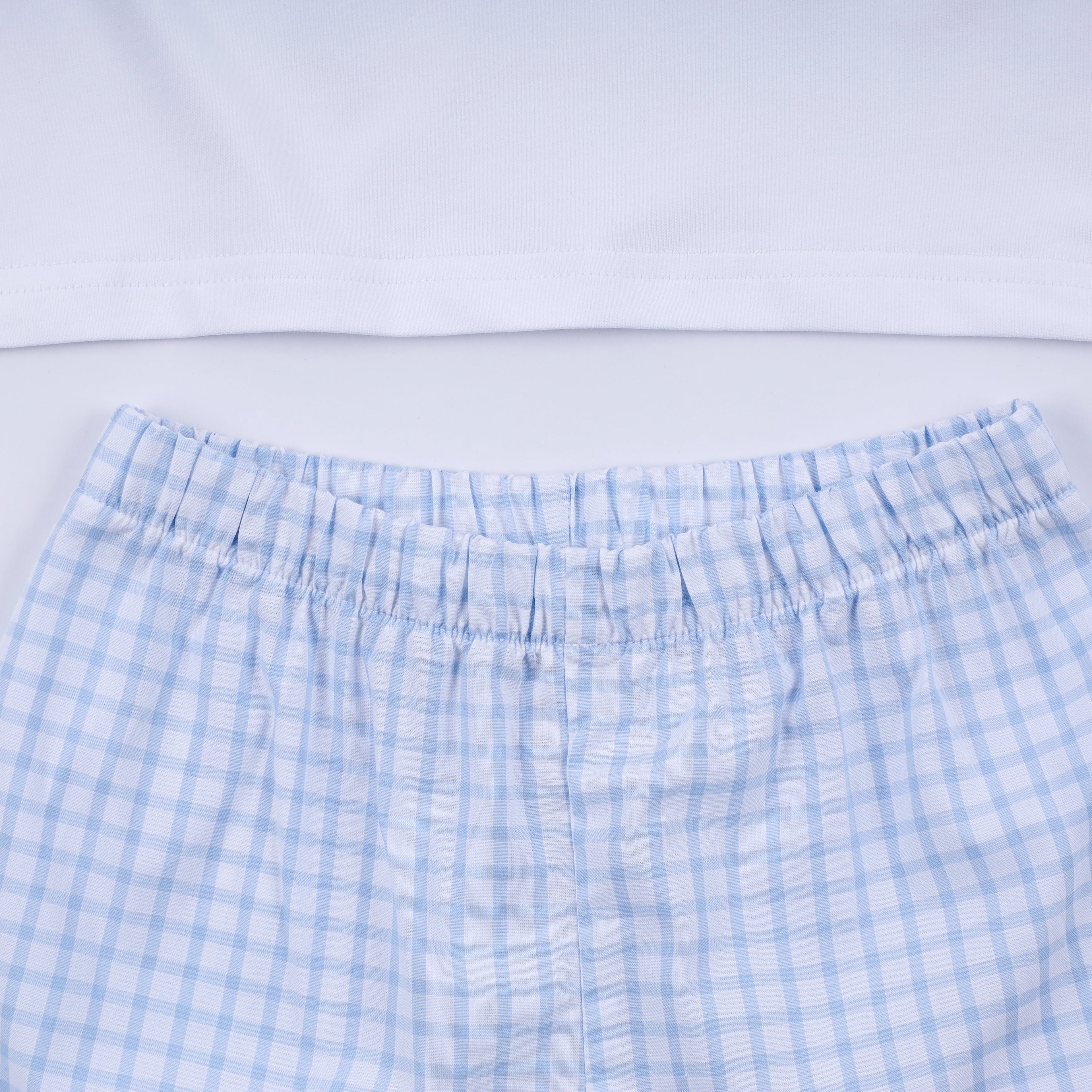 Ensemble short vichy smocké main personnage bleu