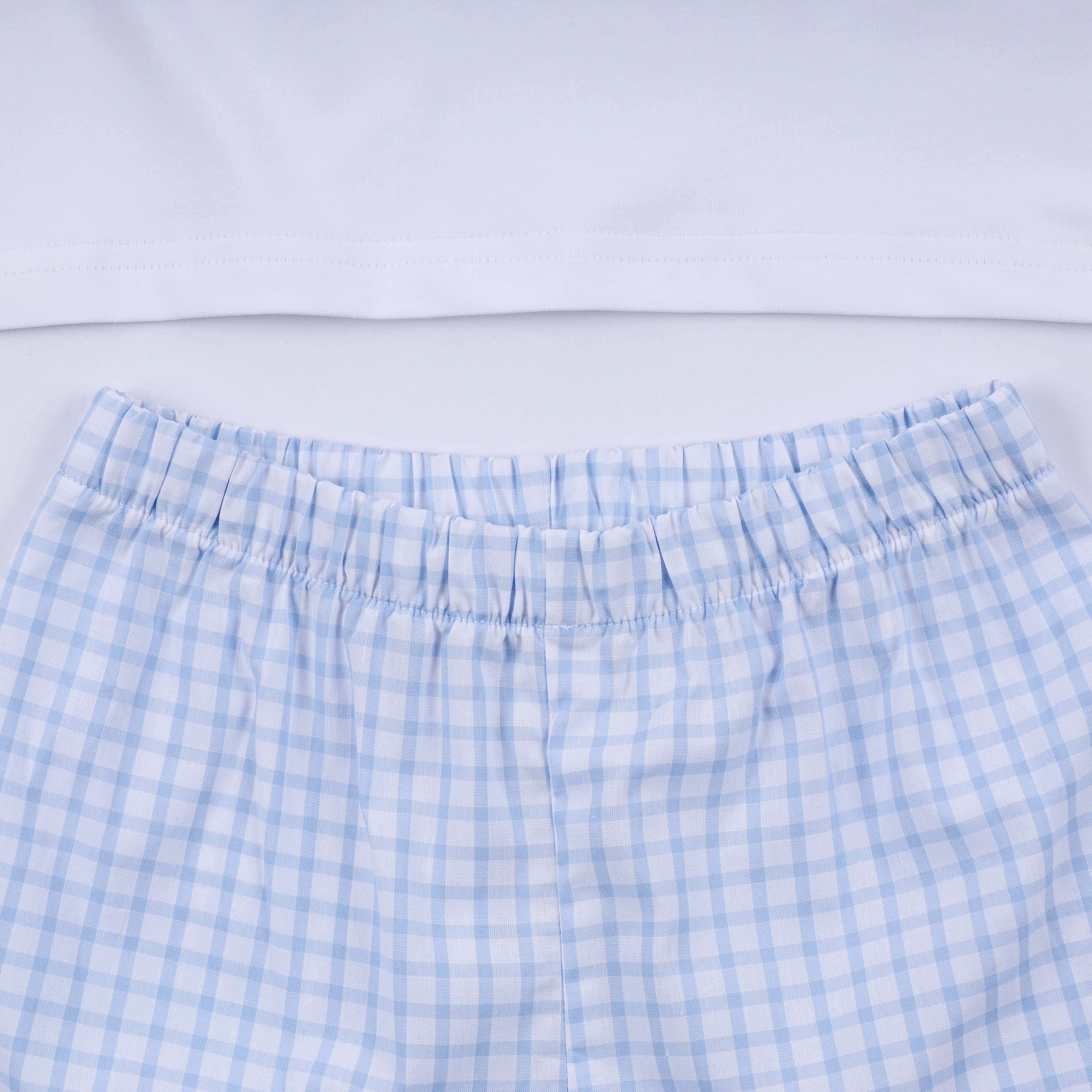 Ensemble short vichy smocké main personnage bleu