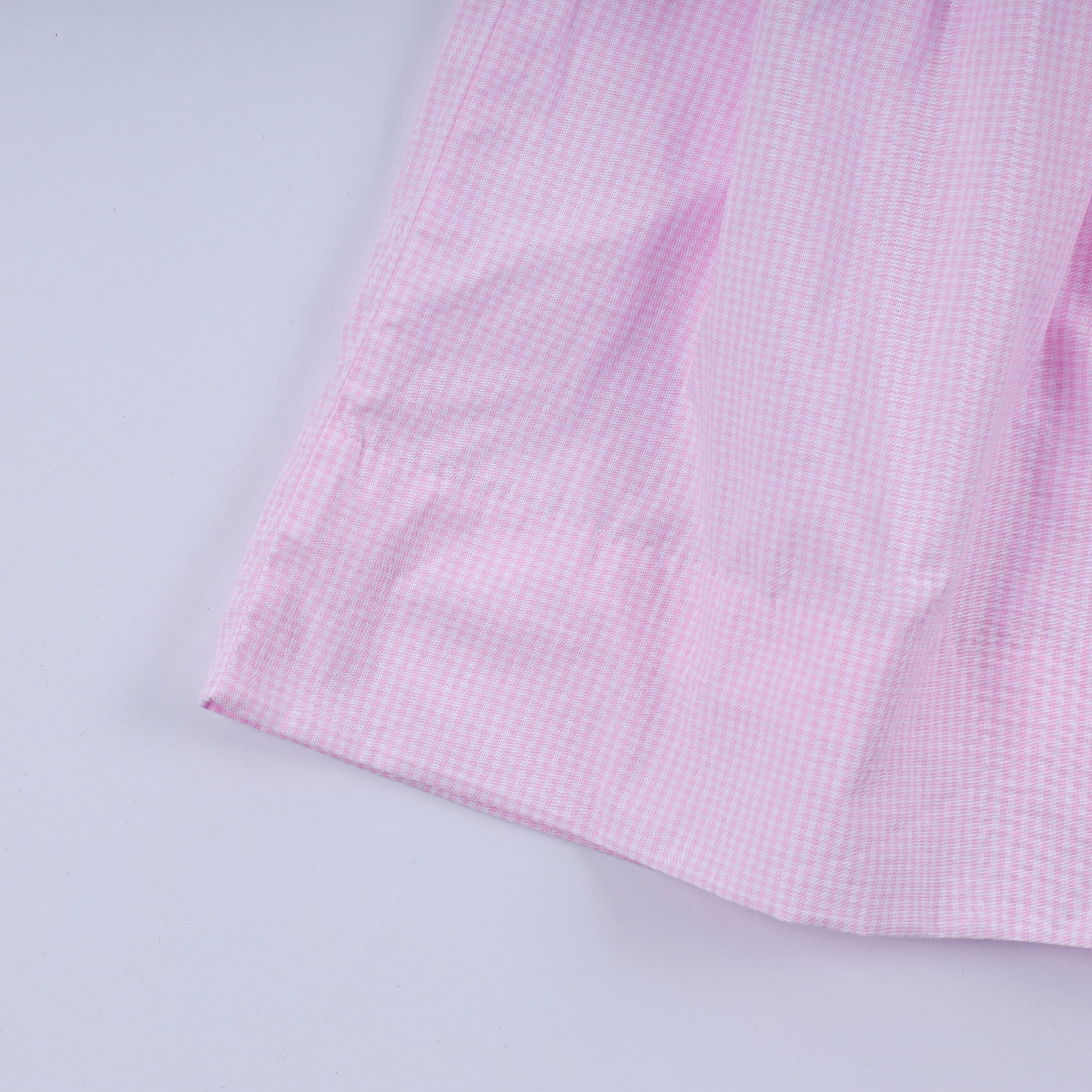 Robe à smocks et volants à carreaux rouge