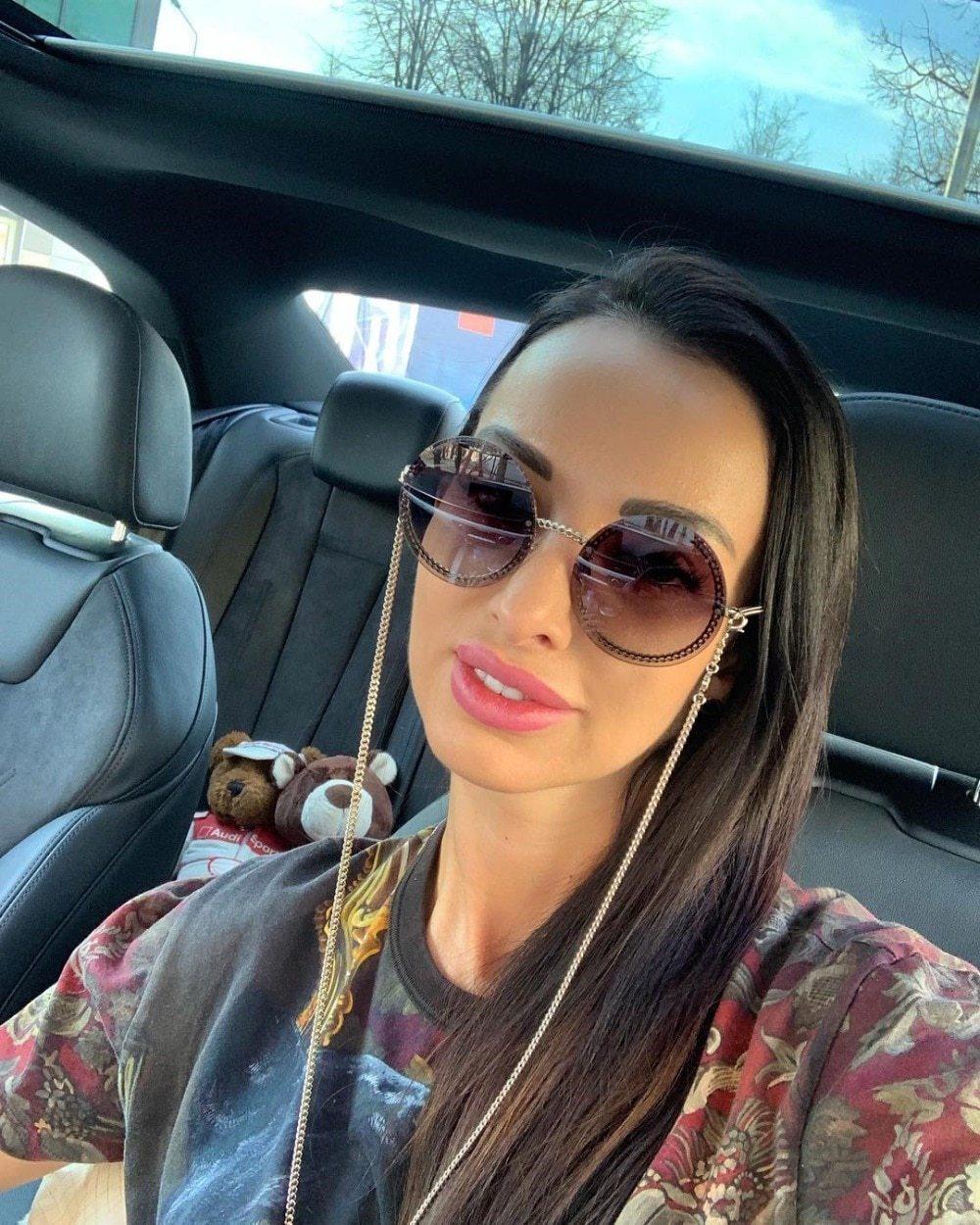 Célèbre Lunettes de Soleil Rondes Rétro Sans Monture Élégantes pour Femme et Dame avec Zircons et Diamants et Protection UV400