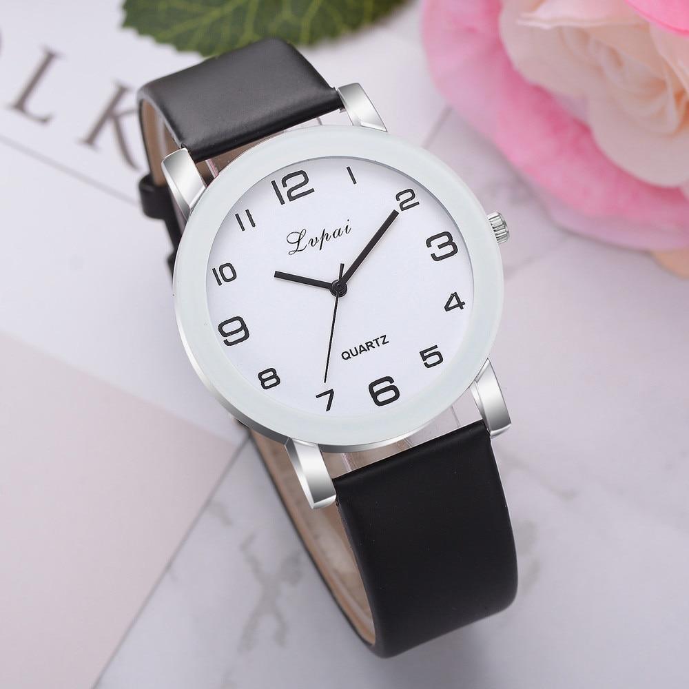 Montre Femme Mode Simple Blanc Quartz Montres-Bracelets Sport Bande Cuir Décontracté Montres Dames Pour Femmes et Filles