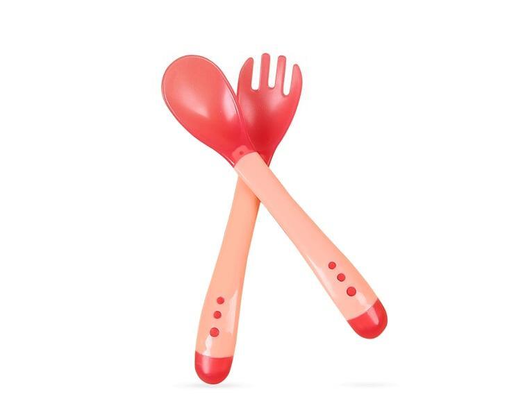 1 ensemble vaisselle pour enfants, fourchette et cuillère en silicone souple sensibles à la température, assiette, couverts, outil d'alimentation unique pour bébés garçons et filles