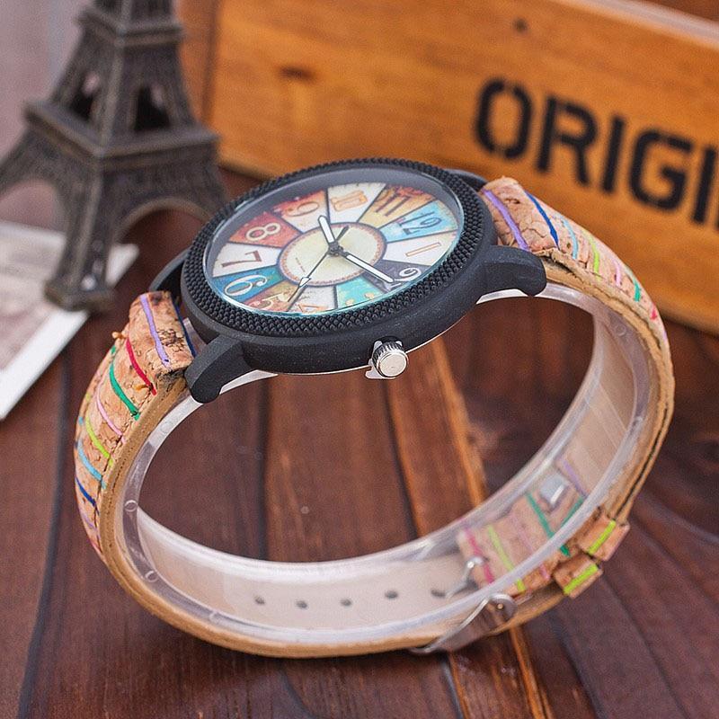 Montre-bracelet à quartz décontractée vintage en cuir pour femmes