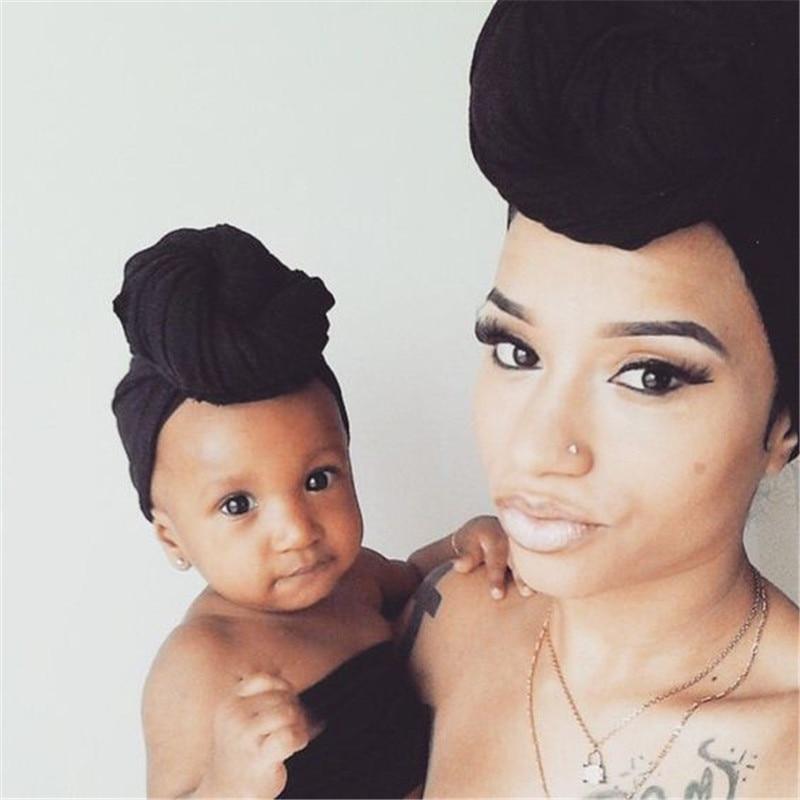 Chapeau en Coton Moderne Fait à la Main Pour Bébés Filles Turban Nœud Torsadé Casquettes Femme Pour Maman et Fille au Design Élégant