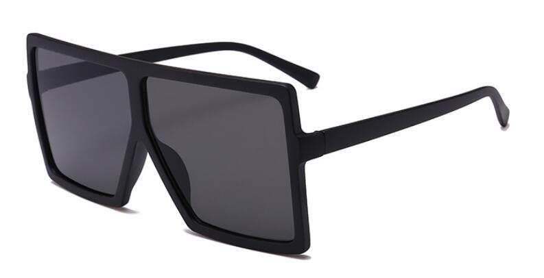Grande tendance de luxe Nouveaux lunettes de soleil pour femmes avec monture carrée noire tendance et monture large dans un style célèbre de lunettes modernes