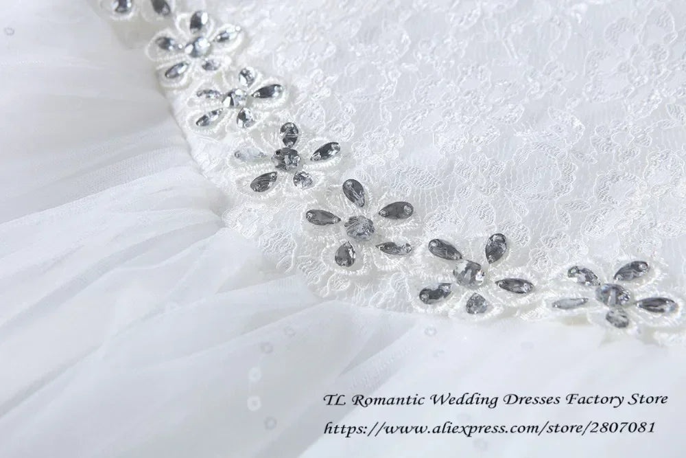 Robe de mariée grande taille, photo réelle, rouge, blanche pure, dentelle, col rond, paillettes, robes de mariée pas cher, robes de princesse, HS587