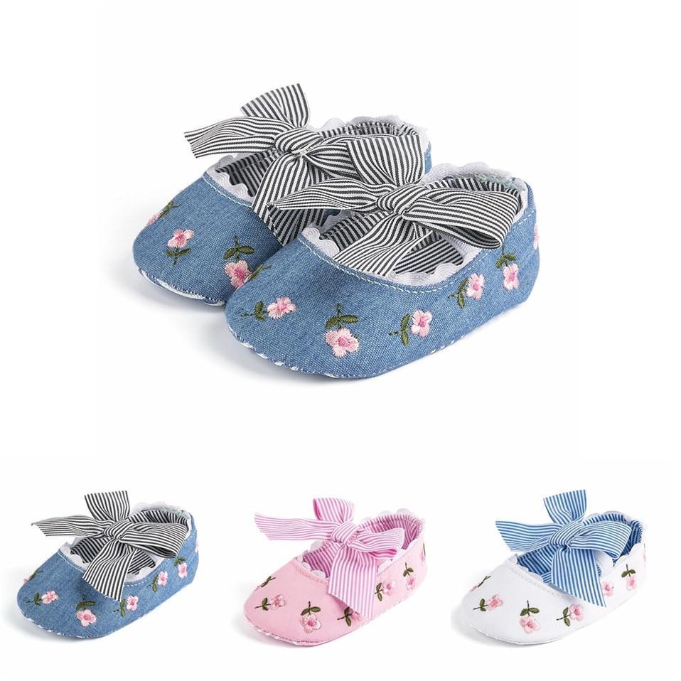 Chaussures de nouveau-né pour bébé fille, broderie florale, nœud rayé, premiers pas, semelles souples antidérapantes, chaussures de princesse