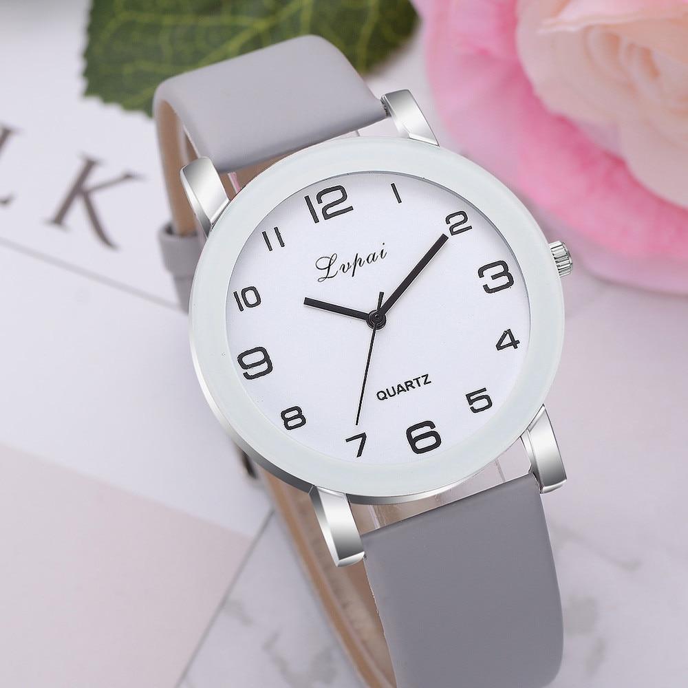 Montre Femme Mode Simple Blanc Quartz Montres-Bracelets Sport Bande Cuir Décontracté Montres Dames Pour Femmes et Filles