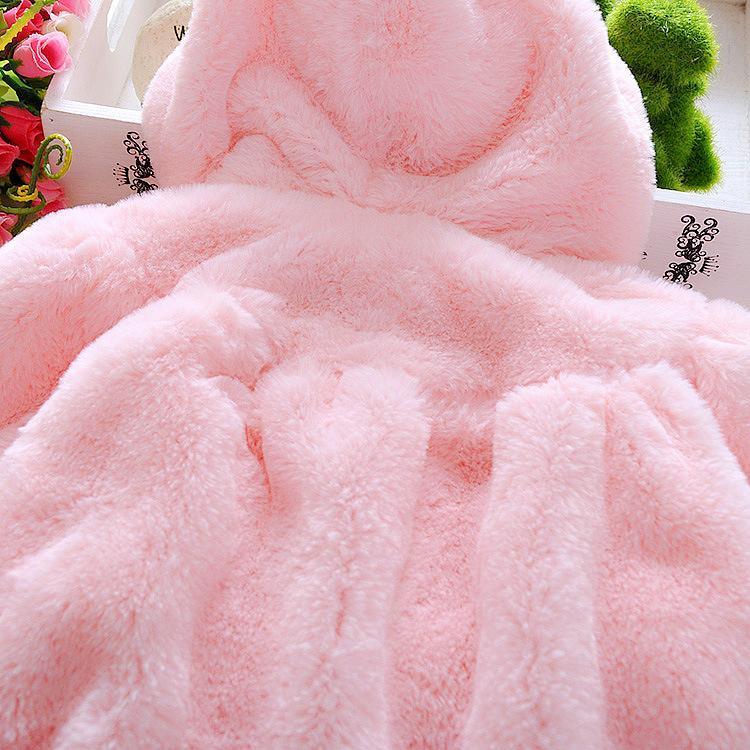 Manteau-cape chaud en fourrure avec oreilles de lapin mignonnes pour petites filles, style élégant et moderne, pour l'hiver