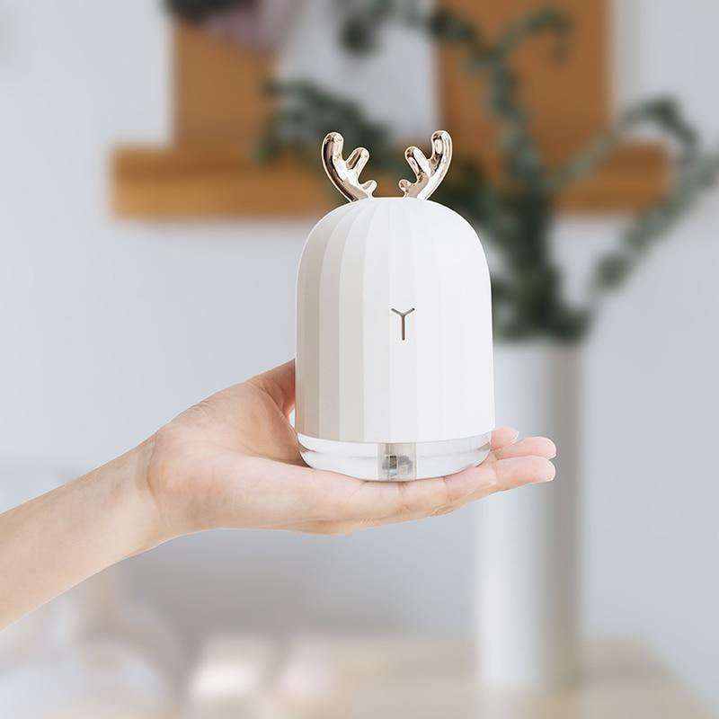 Diffuseur USB 220ml d'huiles essentielles pour voiture, humidificateur d'air ultrasonique 7 couleurs LED veilleuse, brumisateur frais pour la maison, cadeau parfait