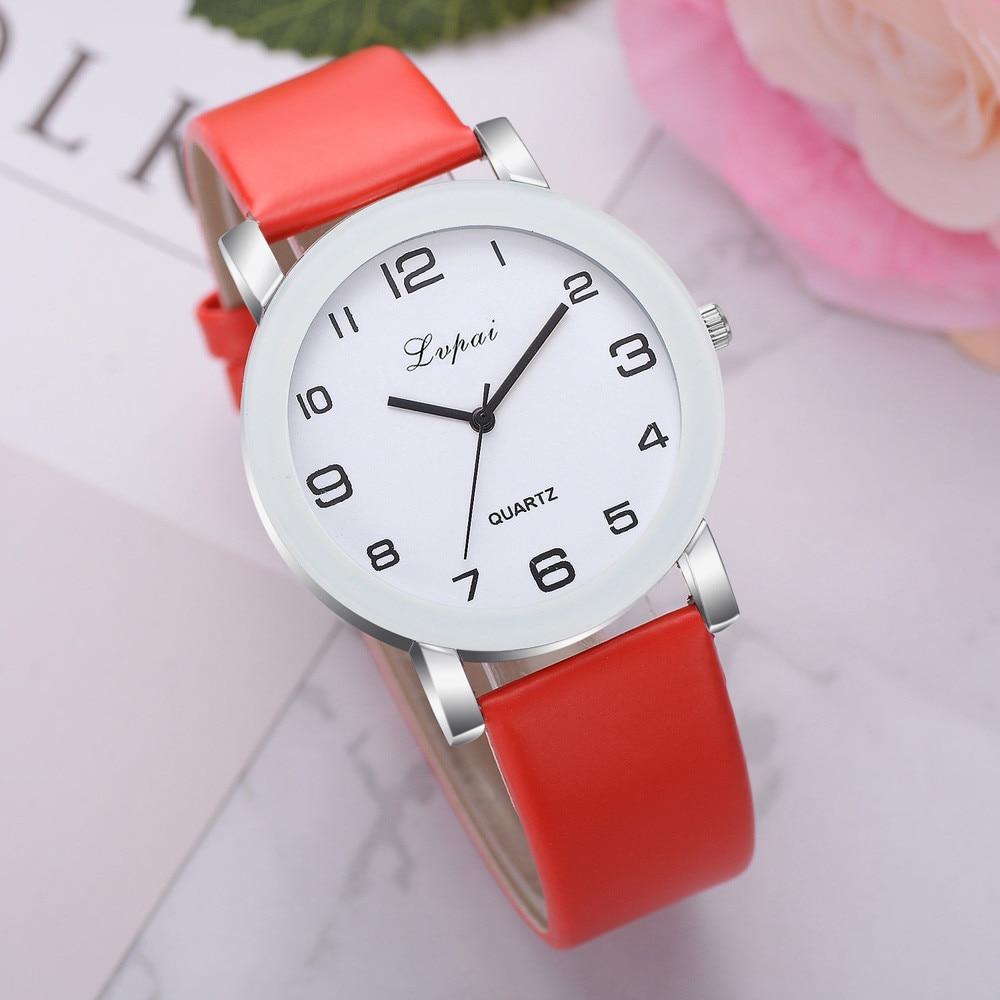 Montre Femme Mode Simple Blanc Quartz Montres-Bracelets Sport Bande Cuir Décontracté Montres Dames Pour Femmes et Filles