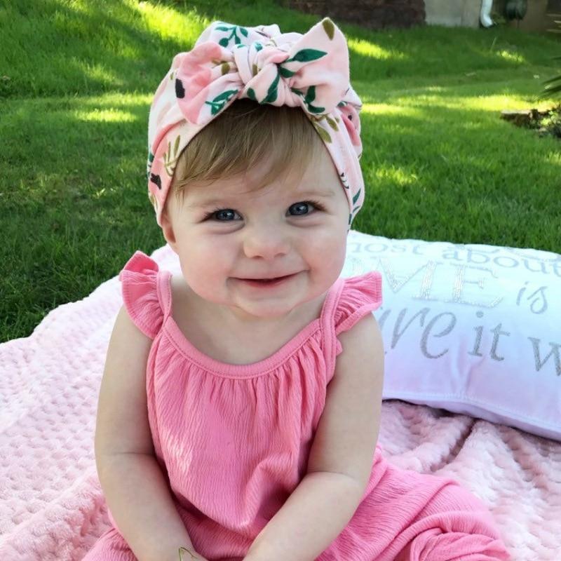 Bonnet Turban Mignon pour Bébés, Nourrissons et Tout-petits – Casquette Élégante en Coton Imprimé Fleurs au Design Moderne et Raffiné