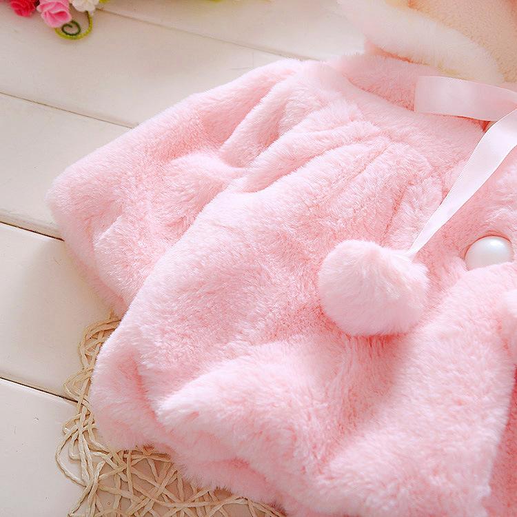 Manteau-cape chaud en fourrure avec oreilles de lapin mignonnes pour petites filles, style élégant et moderne, pour l'hiver