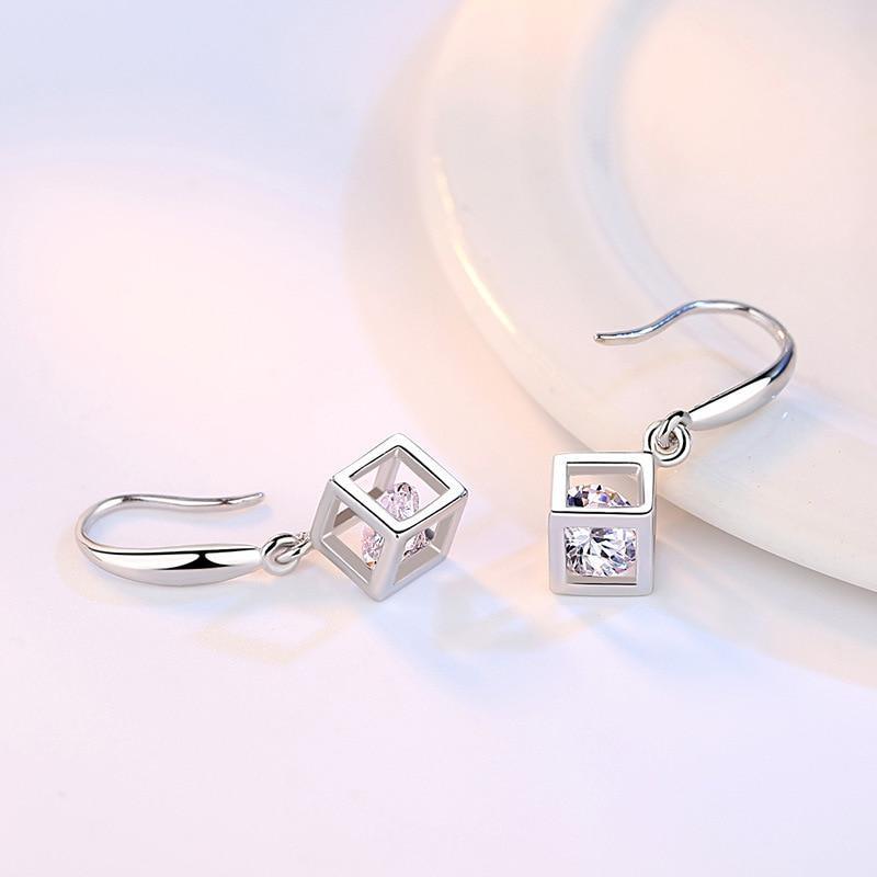 Nouveaux bijoux de luxe estampillés couleur argent Zircon élégant collier, boucles d'oreilles et bracelet en forme de cube carré pour femmes
