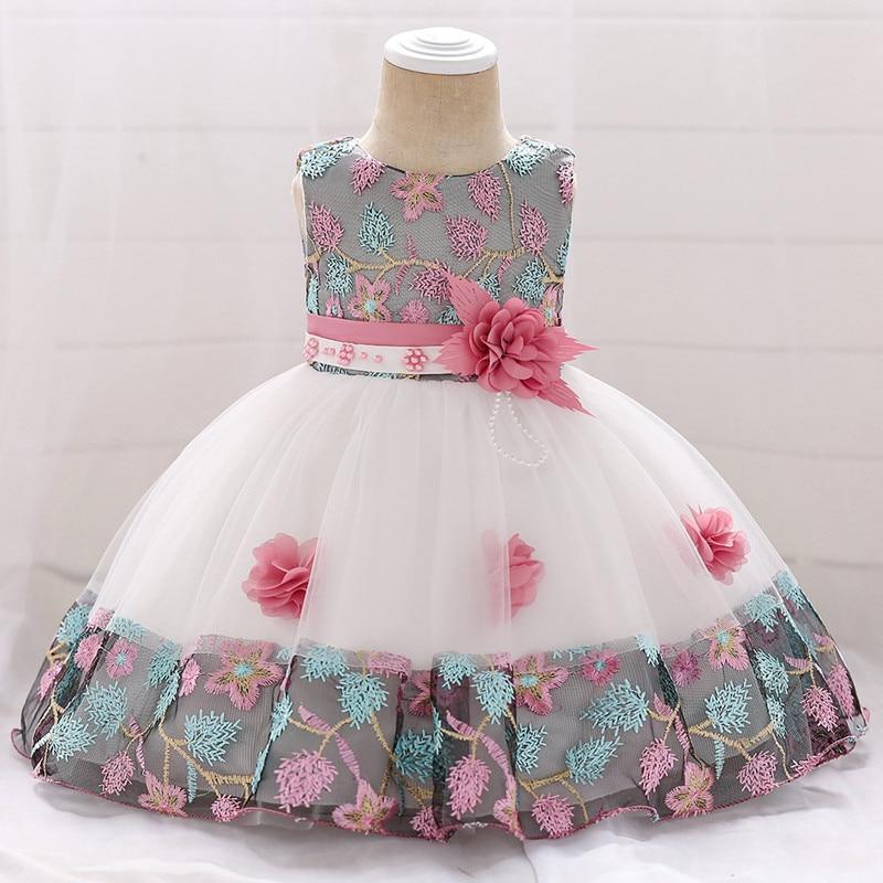 Robes de baptême en dentelle et tulle élégantes et luxueuses faites à la main pour bébés filles, idéales pour les fêtes et les mariages