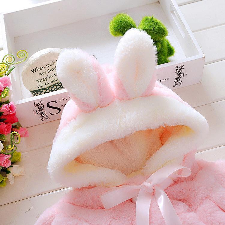 Manteau-cape chaud en fourrure avec oreilles de lapin mignonnes pour petites filles, style élégant et moderne, pour l'hiver