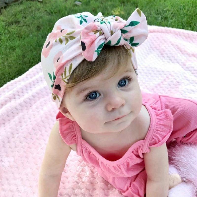 Bonnet Turban Mignon pour Bébés, Nourrissons et Tout-petits – Casquette Élégante en Coton Imprimé Fleurs au Design Moderne et Raffiné