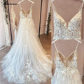 Robe de mariée vintage en dentelle à fines bretelles et décolleté en V, robe de mariée en tulle pour la plage, robe de mariée sur mesure