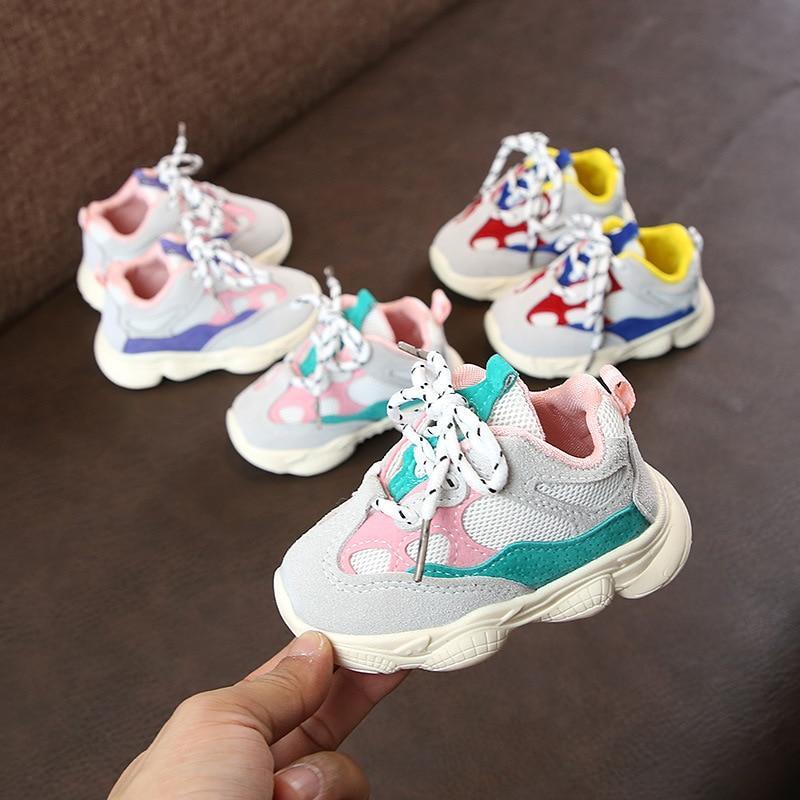 Chaussures Bébé Tout-petits Nouvelles Chaussures de Sport Printemps Automne Semelle Souple Patchwork Enfants Baskets à Lacets Garçons Filles Chaussures Enfant