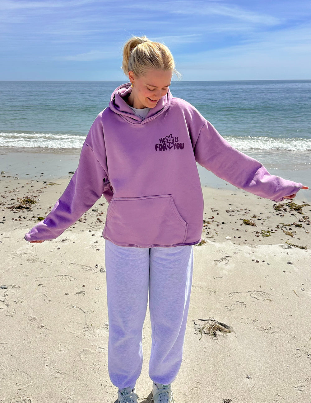 Sweat à Capuche Unisexe "Il Est Avec Vous"