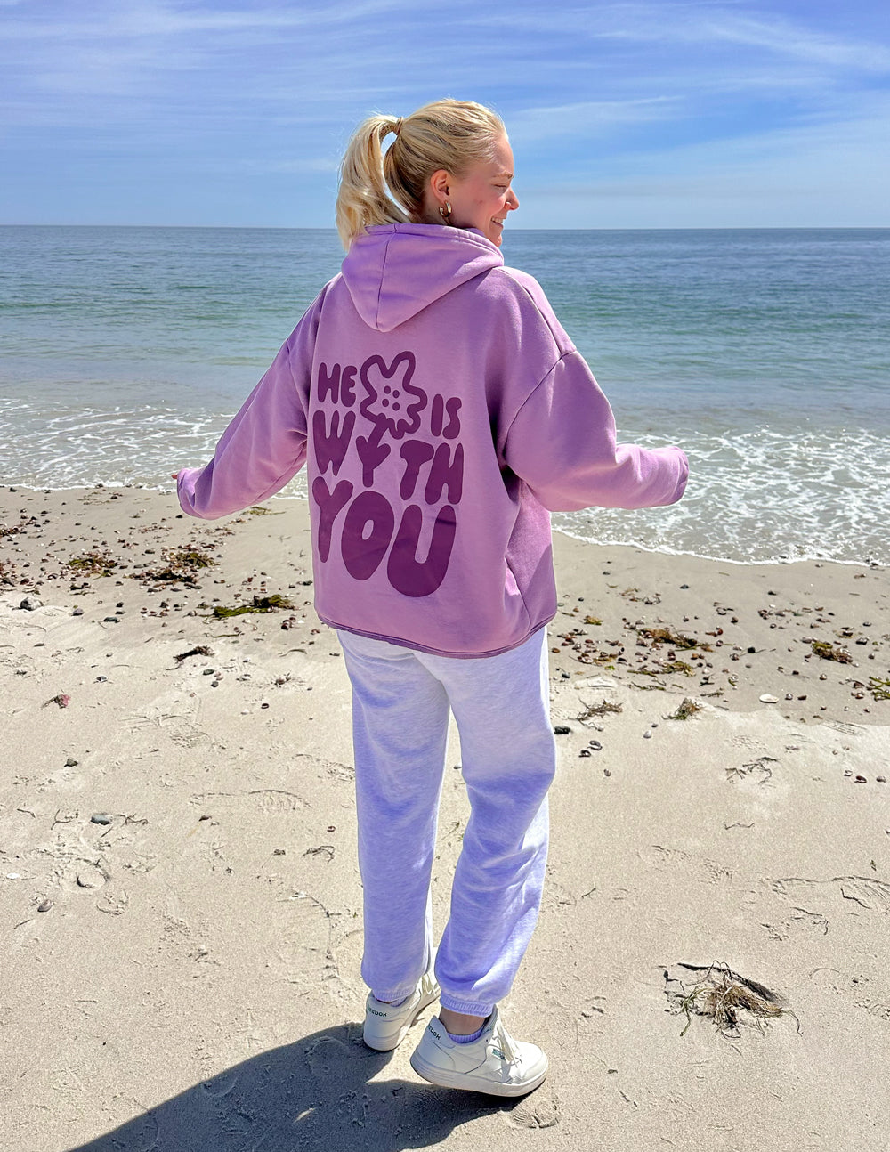 Sweat à Capuche Unisexe "Il Est Avec Vous"